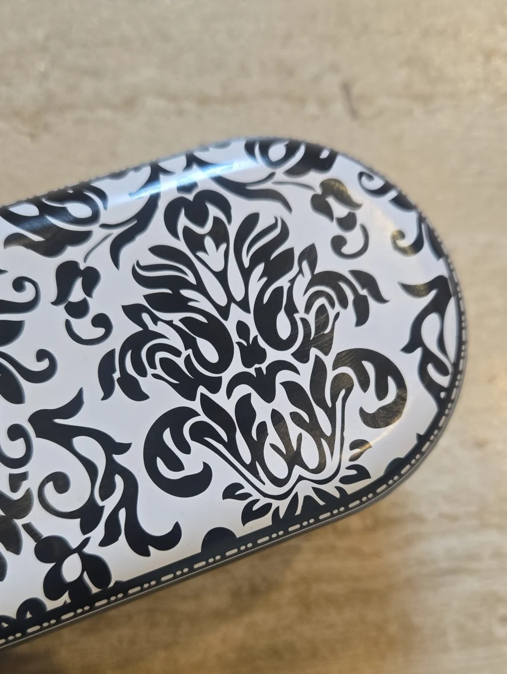 Brighton Black/White Design Print Sunglasses Tin